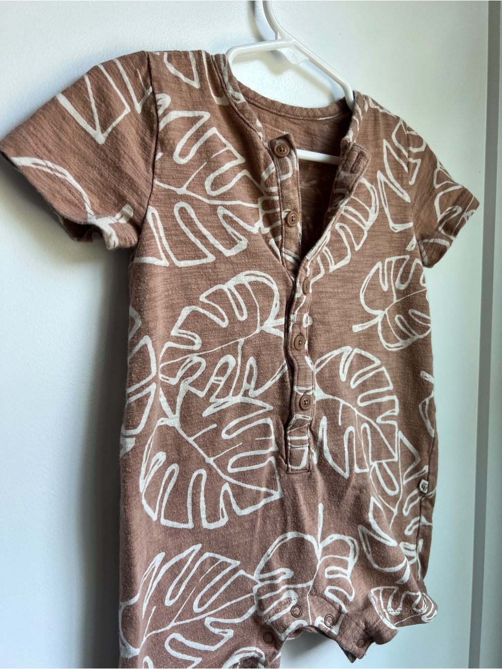 Baby Gap Tropical Monstera Leaf Henley Romper 18–24 Months Brown & Cream